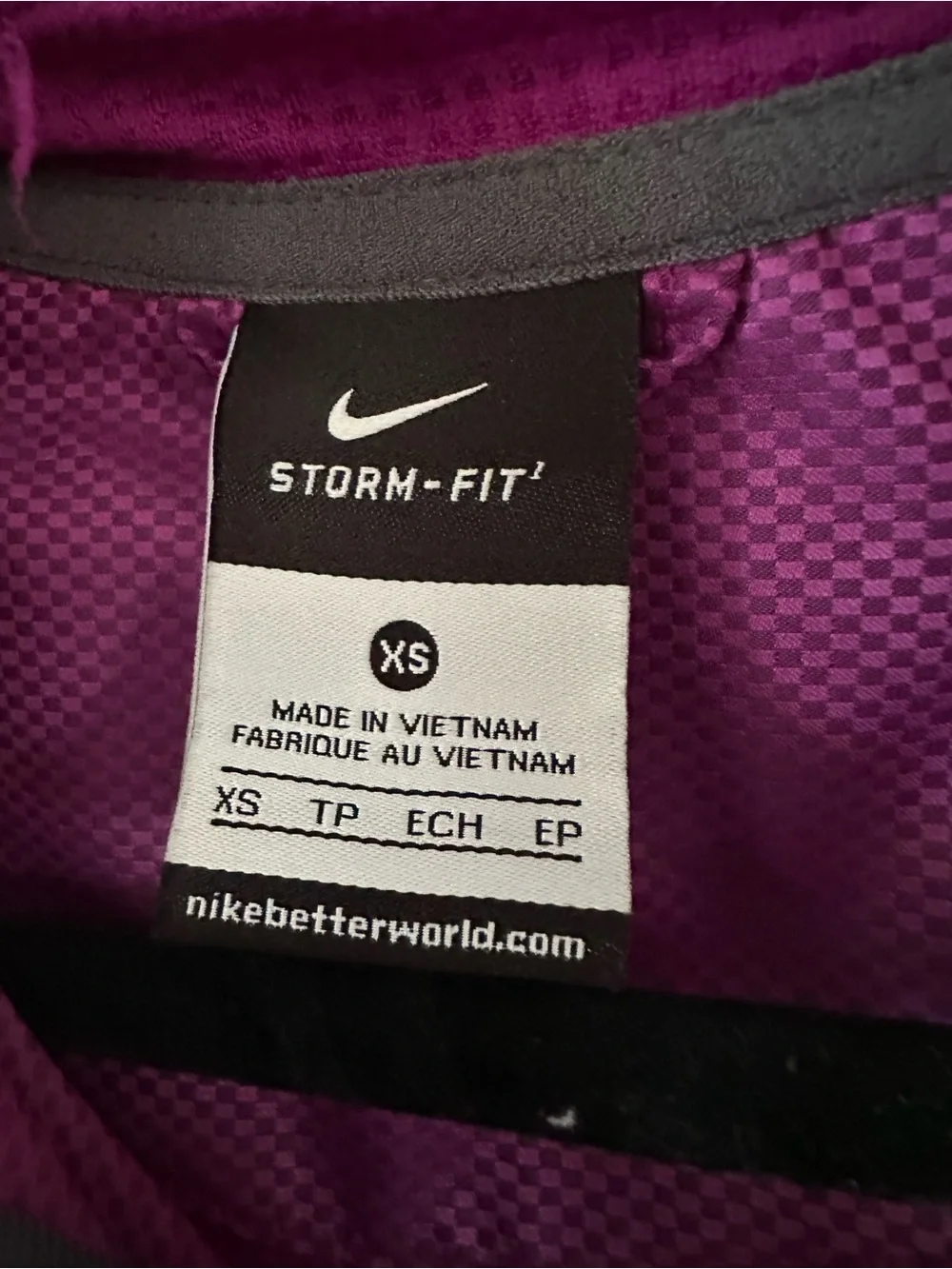 Nike Women’s XS Storm-Fit Purple Hooded Zip Running Athletic Jacket Vented Gym‎